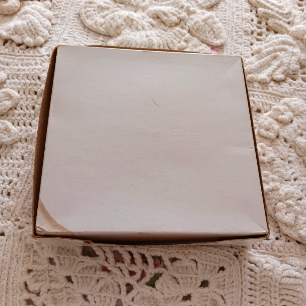 UNWORN, PRECIOUS, PINK BRIDAL SLIPPERS IN ORIGINAL GIFT BOX FROM THE 1950S! - Picture 9 of 15
